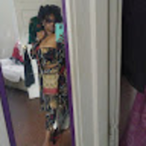 Meet your Posher, Quita - Picture 1 of 1